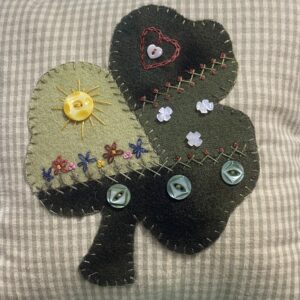 PILLOW CLOVER LARGE AM