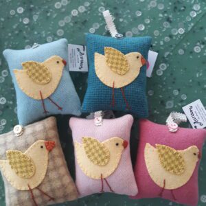 PILLOW SMALL CHICK AM